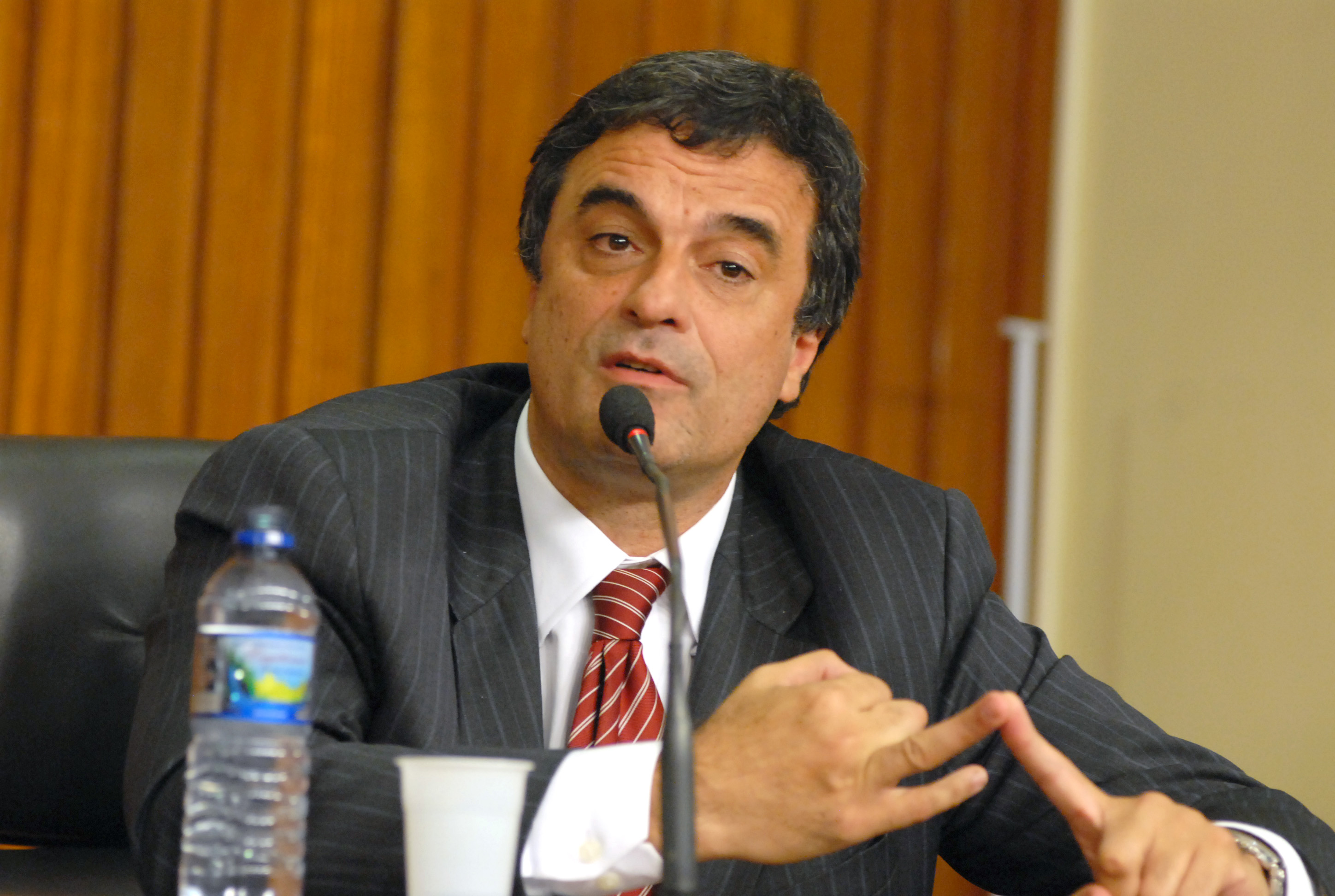 Deputado federal Jos Eduardo Martins Cardozo<a style='float:right;color:#ccc' href='https://www3.al.sp.gov.br/repositorio/noticia/03-2008/AUD PUBL DepFed Jose Eduardo Cardoso (5)MAU.jpg' target=_blank><i class='bi bi-zoom-in'></i> Clique para ver a imagem </a>